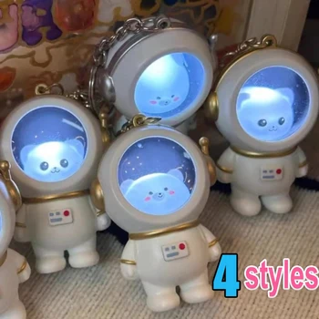 Creative Desene animate Înstelat Cat Suporta Lumina de Noapte Astronaut Breloc Iubitorii de LED-Keyring Pandantiv Mic Cadou de Anul Nou